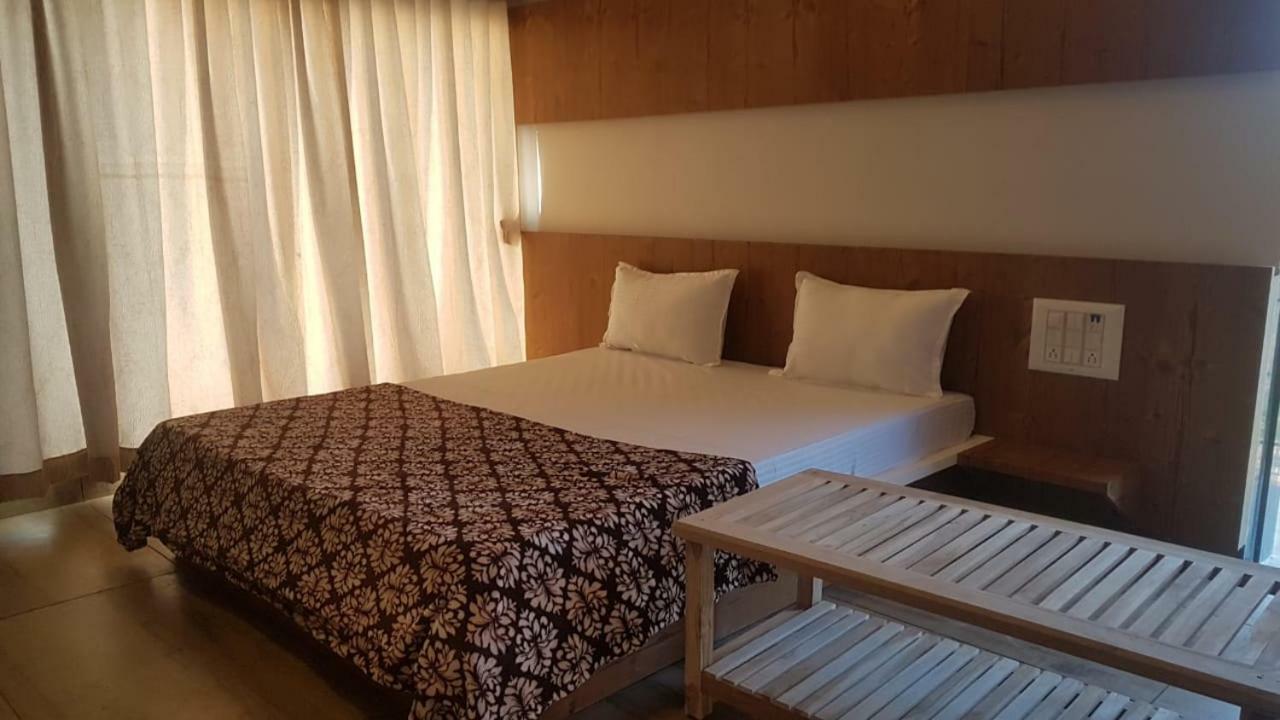Houbara Resort Sasan Gir Exterior photo